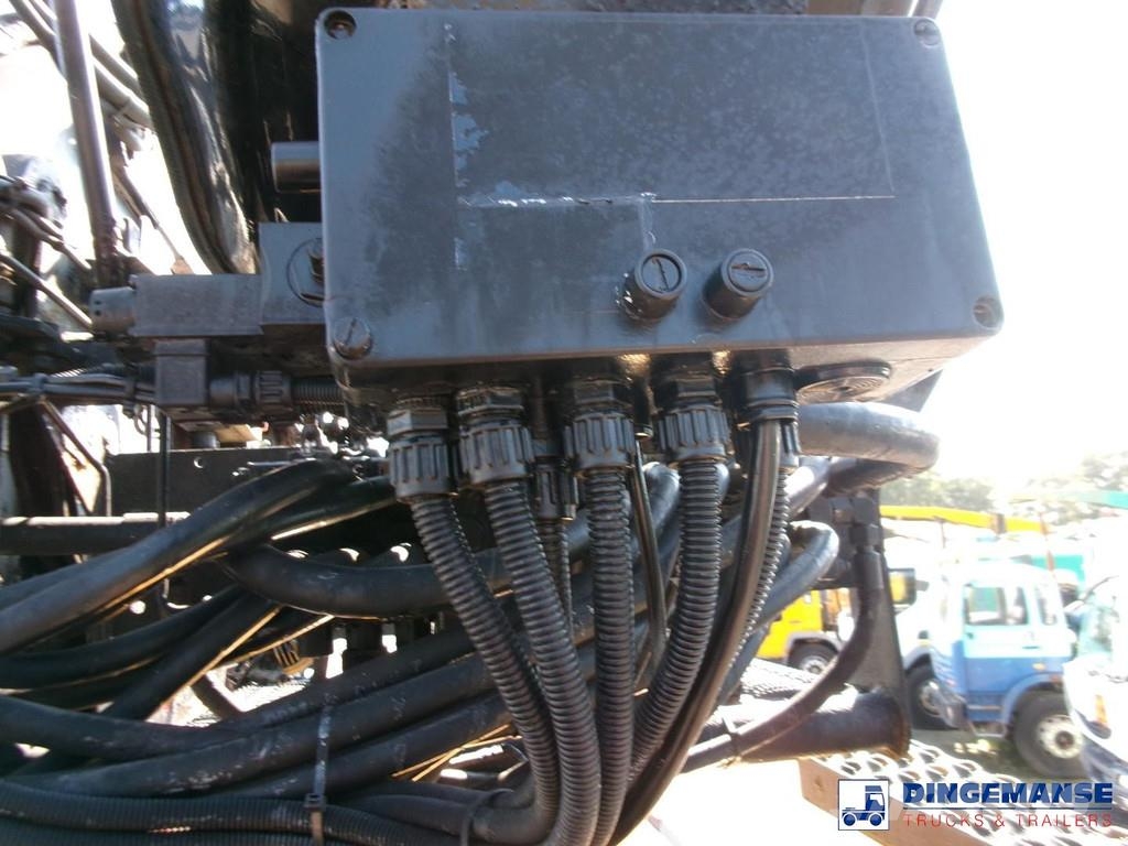Fruehauf 3-axle platform trailer + Atlas 3008 crane Полуприцепы-платформы/боковая разгрузка
