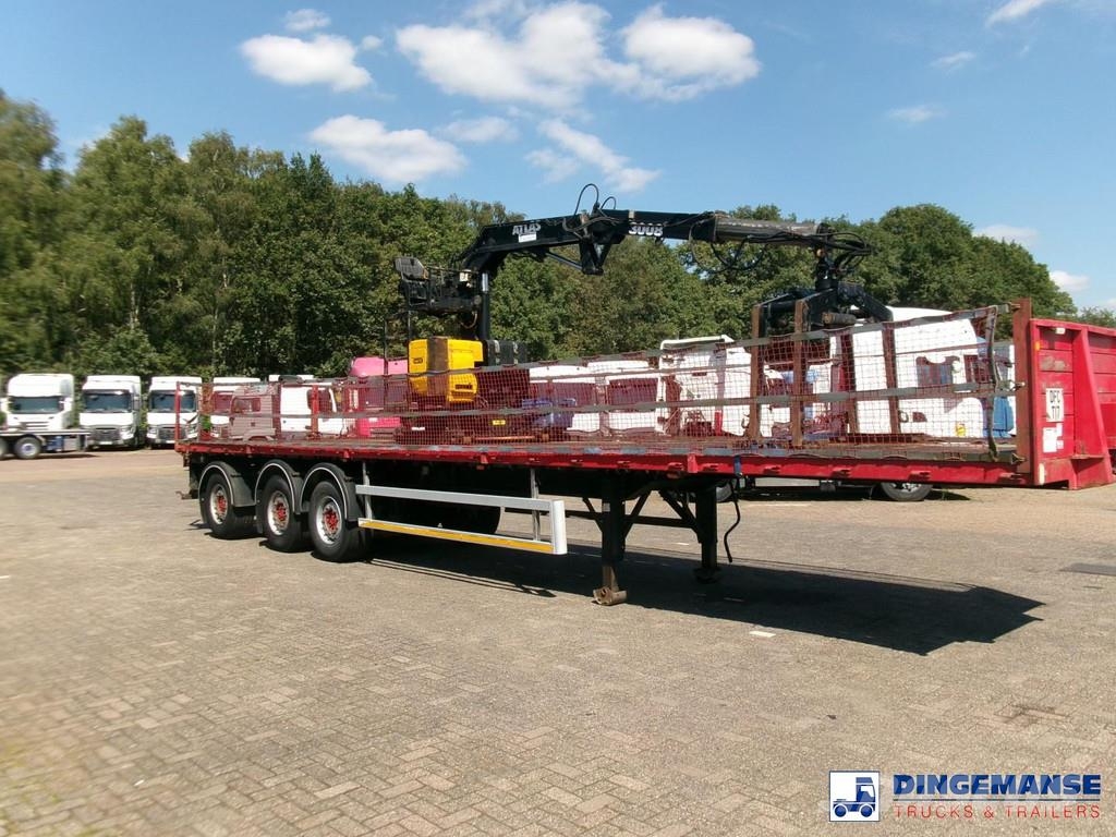 Fruehauf 3-axle platform trailer + Atlas 3008 crane Полуприцепы-платформы/боковая разгрузка