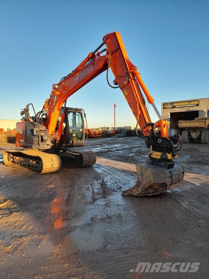 Hitachi ZX 135 US-6 حفارات زحافة