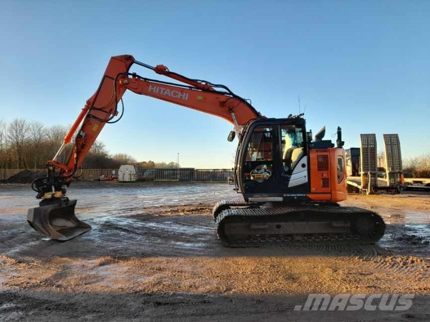 Hitachi ZX 135 US-6 حفارات زحافة