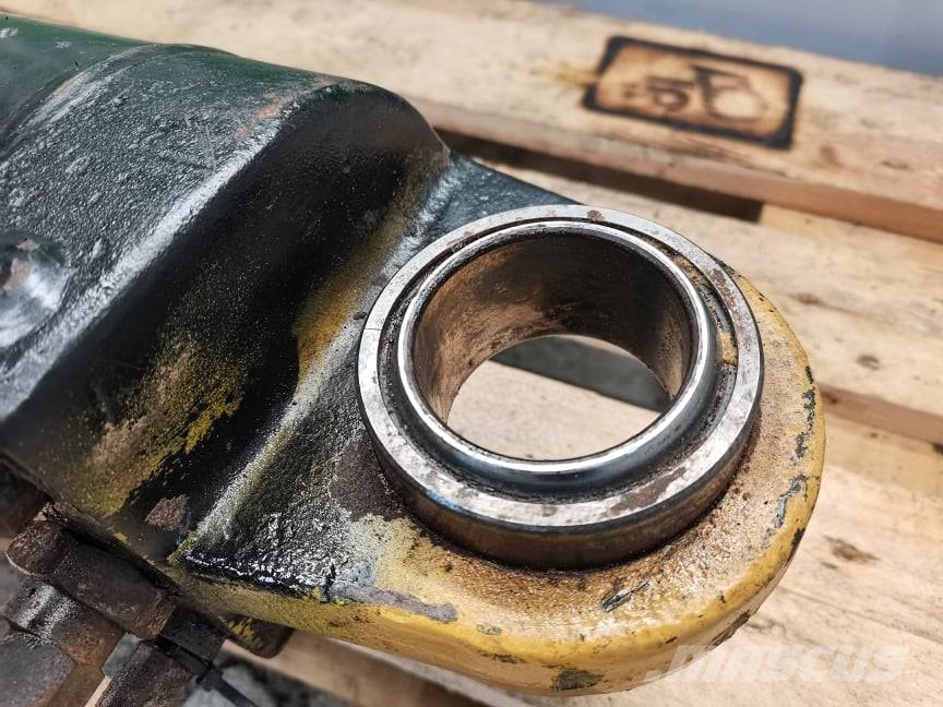 CAT TH 330 bucket tilt cylinder Wysięgniki i ramiona