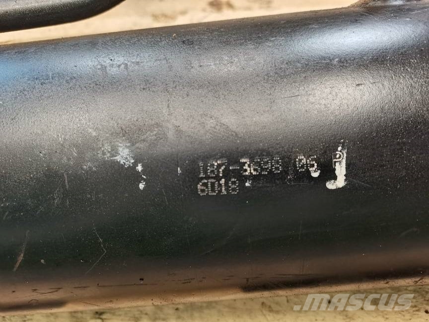 CAT TH 330 bucket tilt cylinder Wysięgniki i ramiona