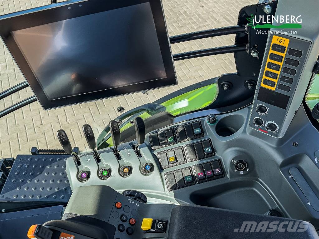 CLAAS Axion 810 Traktori