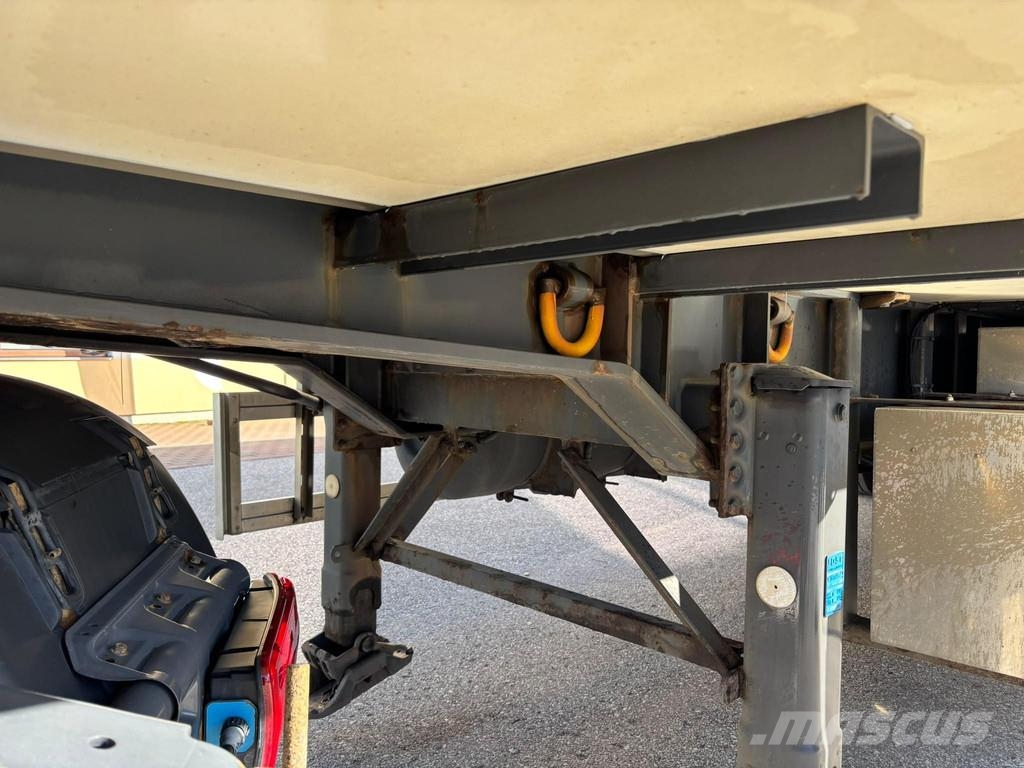 HFR SK20 2 BPW AXLE + LIFTING AXLE + THERMO KING SLXi Semi remorque frigorifique