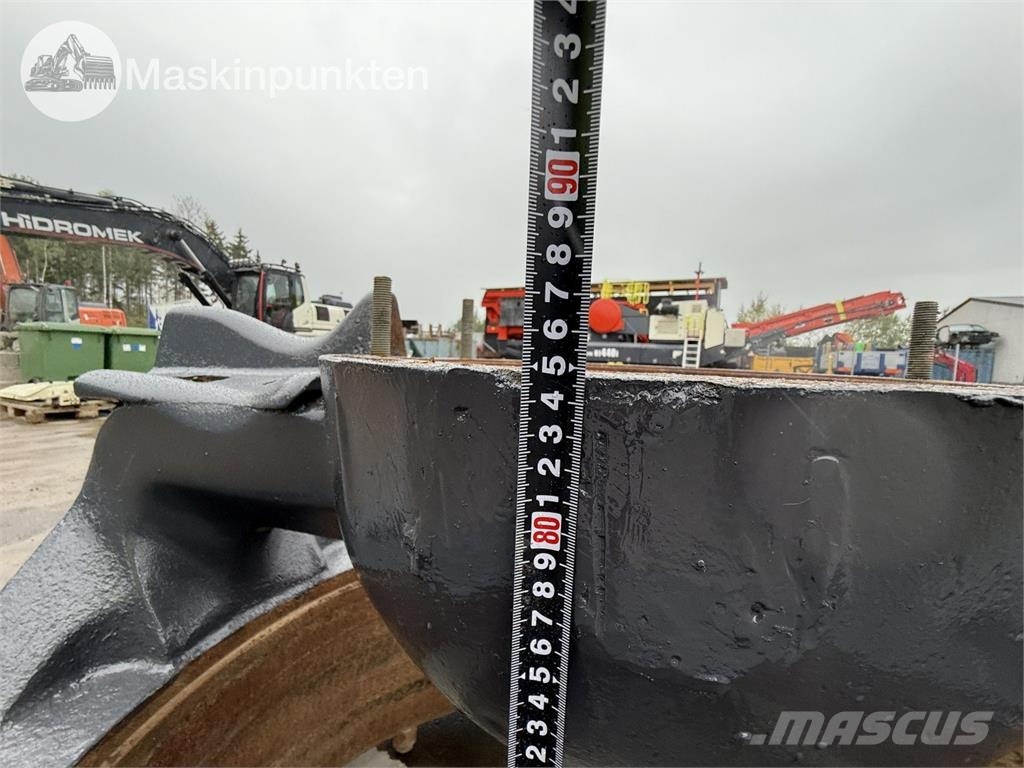 Sandvik CH 3000 Iseliikuvad purustid