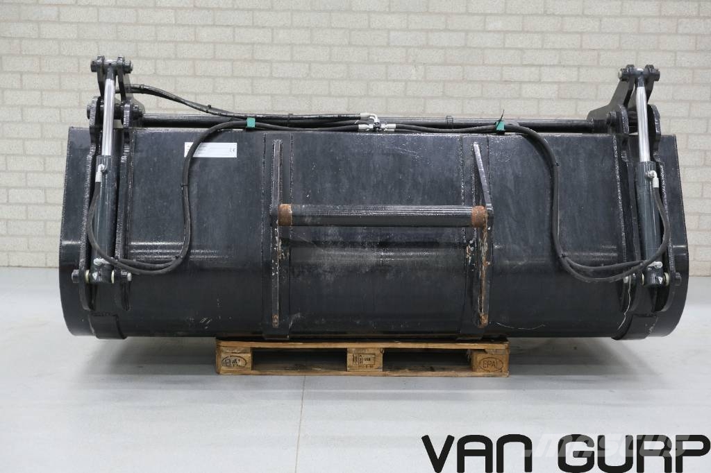 Manitou Pelikaanbak mestvork 240 cm Teleskopiskie manipulatori