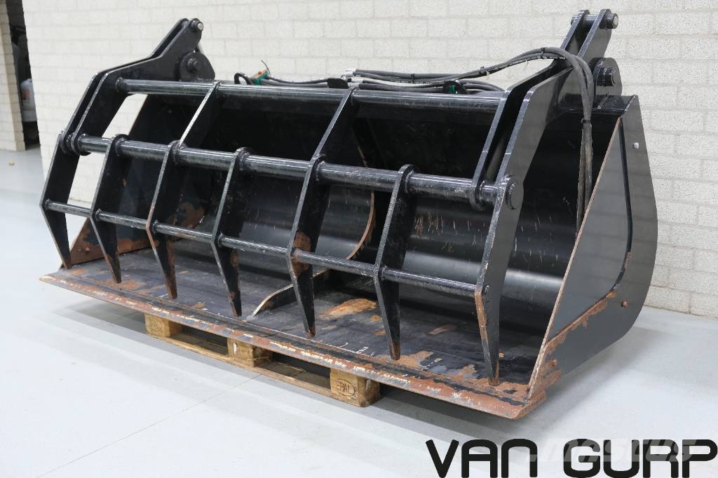 Manitou Pelikaanbak mestvork 240 cm Teleskopiskie manipulatori