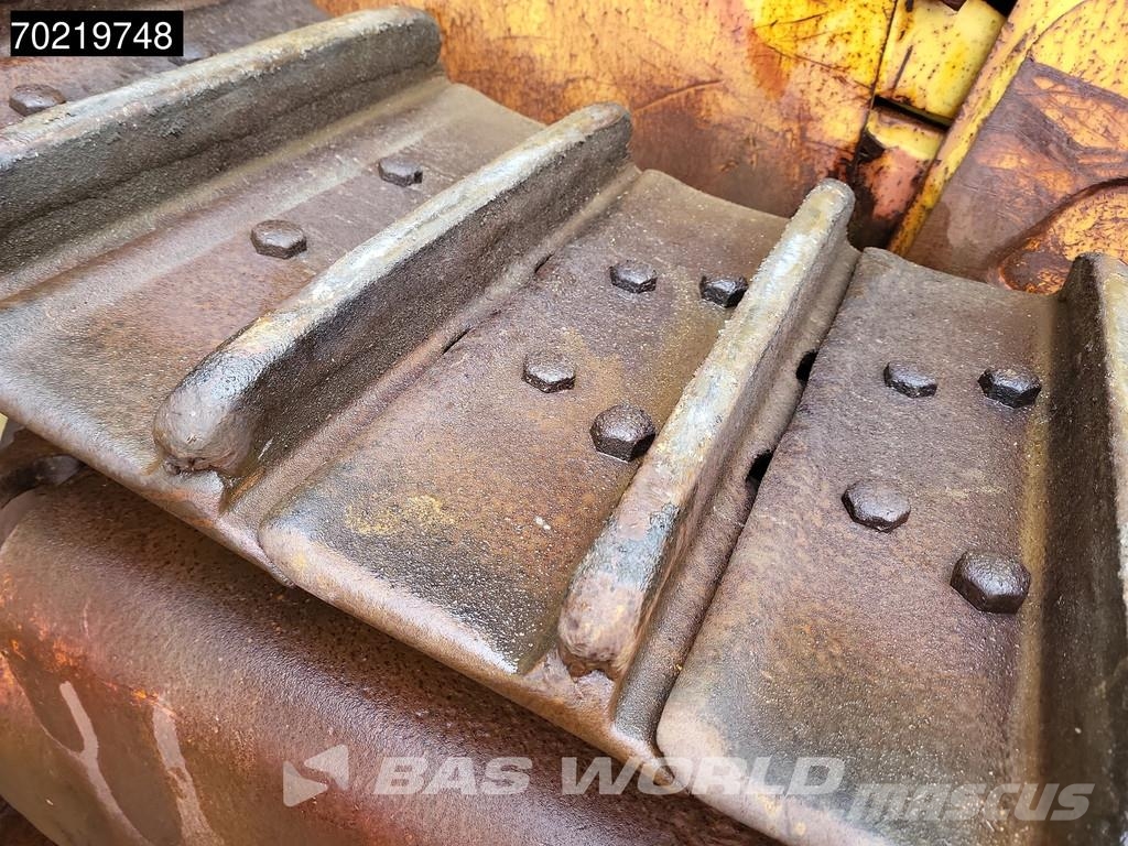 CAT D8 L Crawler dozers