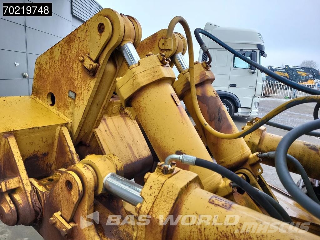 CAT D8 L Crawler dozers
