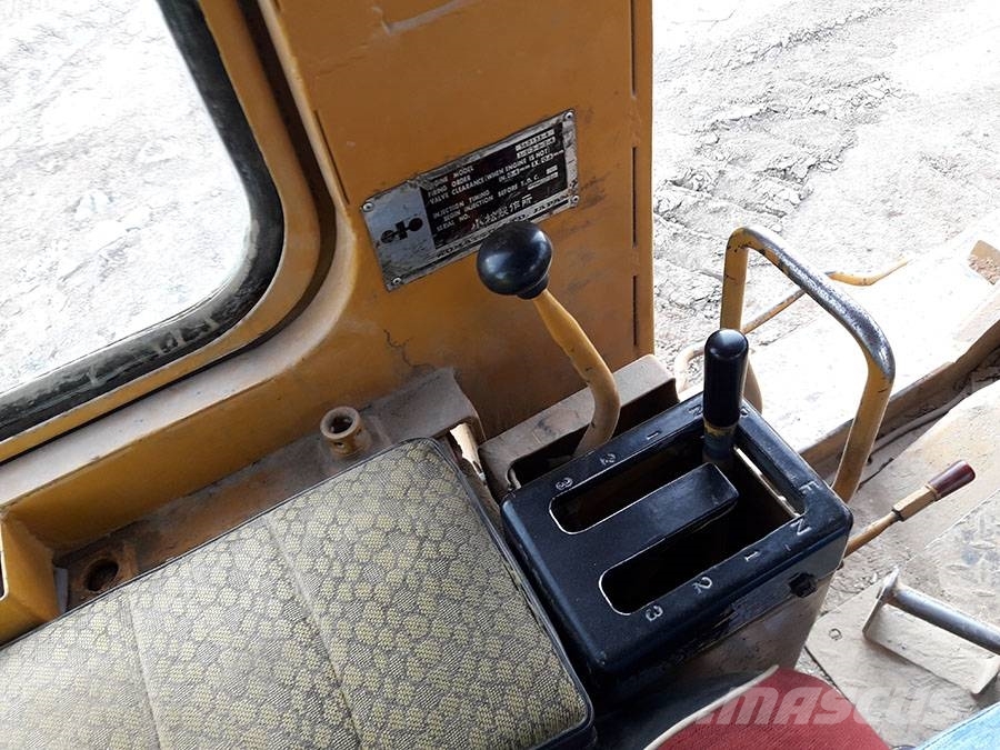 Komatsu D 155 A-1 Spycharki gąsienicowe