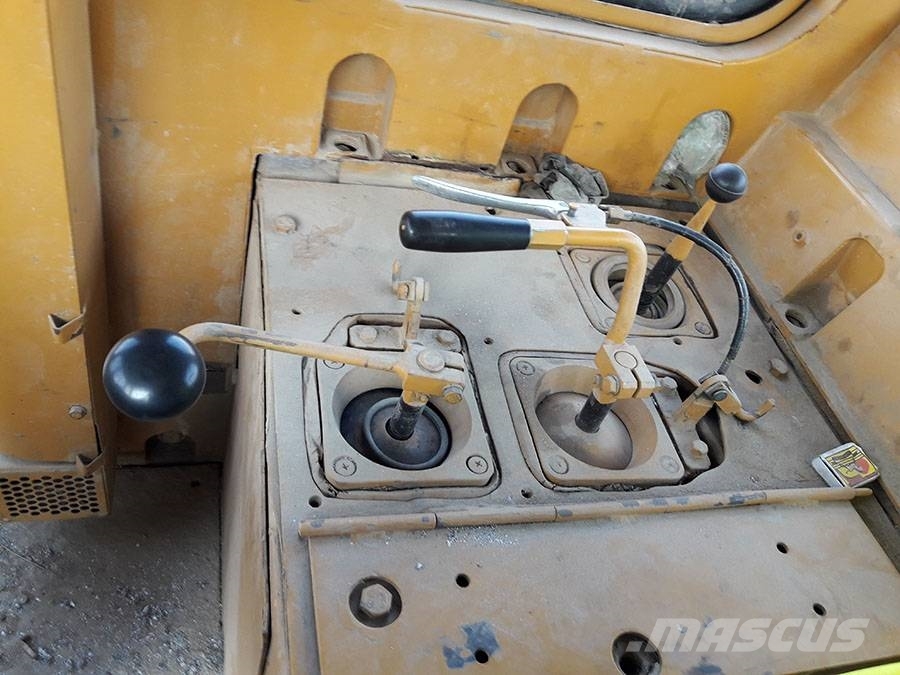 Komatsu D 155 A-1 Spycharki gąsienicowe