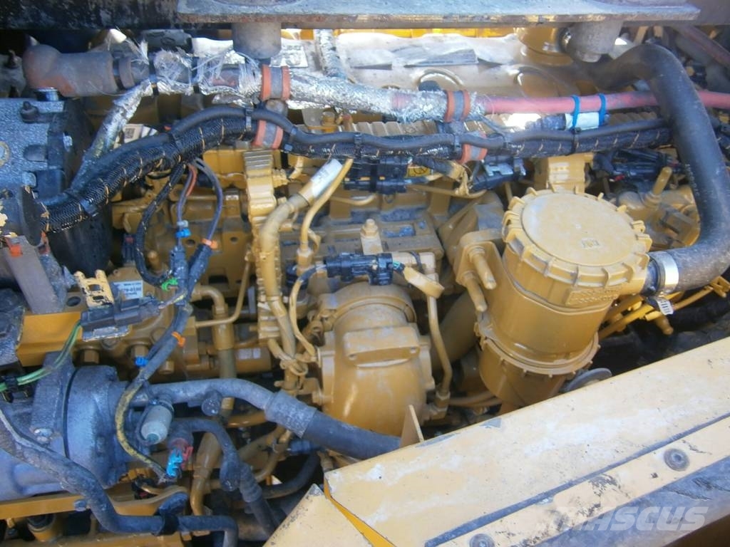 CAT 972 K Gumikerekes homlokrakodók