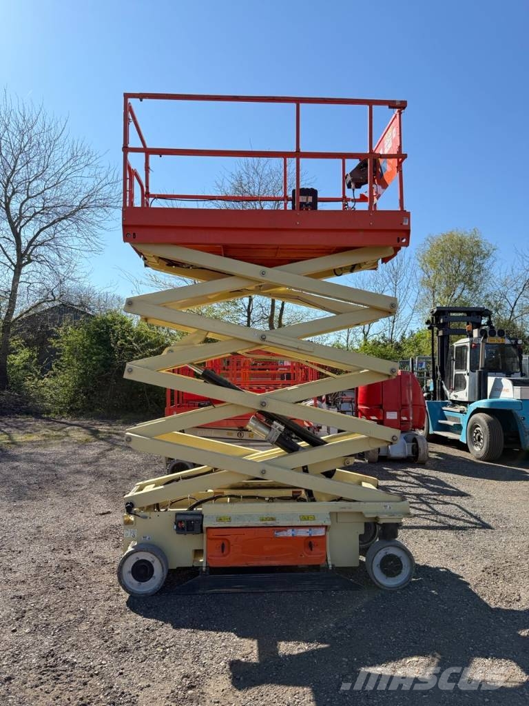 JLG 3246 ES 剪叉式升降机