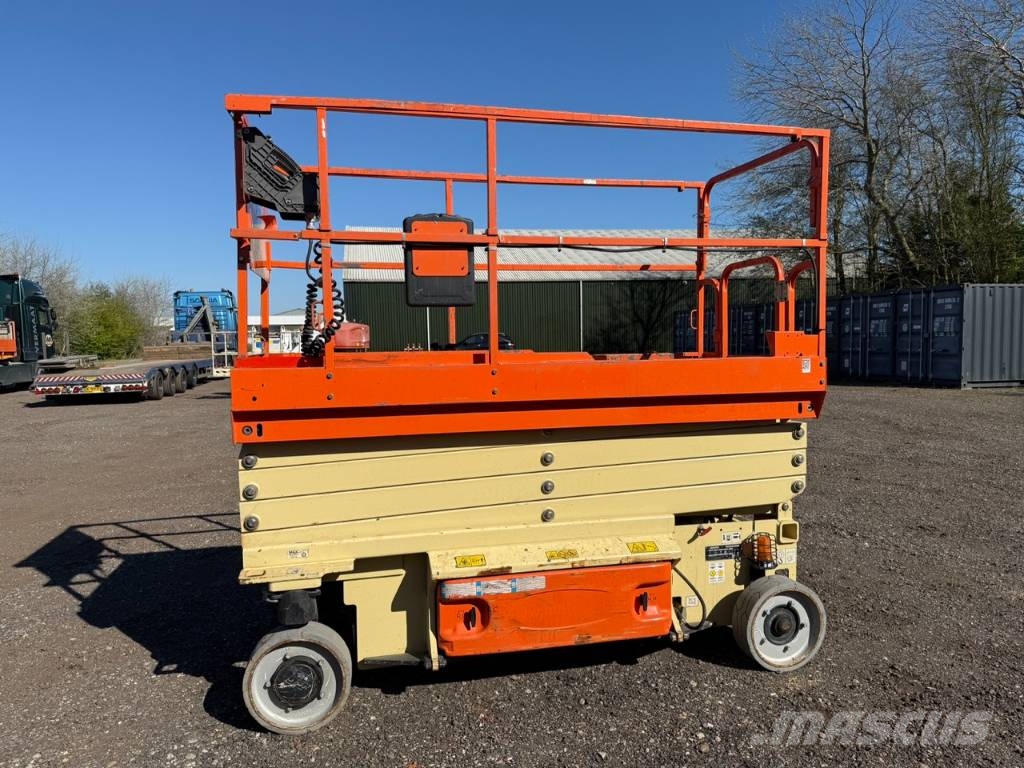 JLG 3246 ES 剪叉式升降机