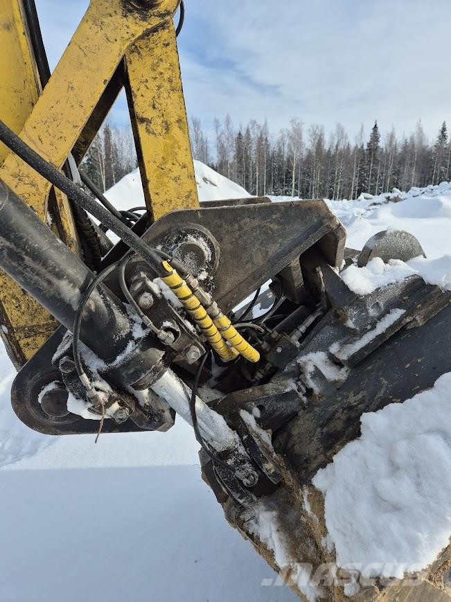 New Holland E135BSR -2 Bageri guseničari