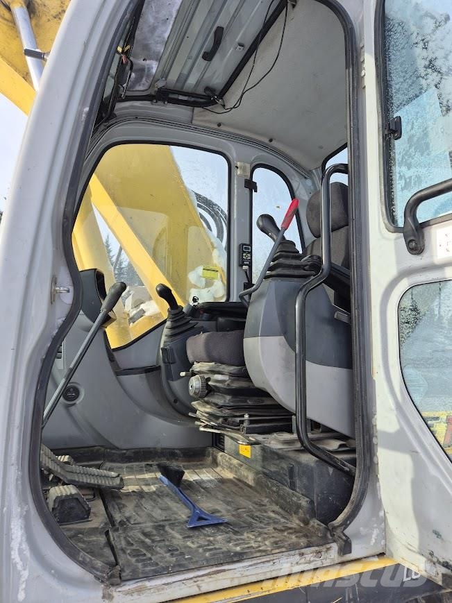 New Holland E135BSR -2 Bageri guseničari
