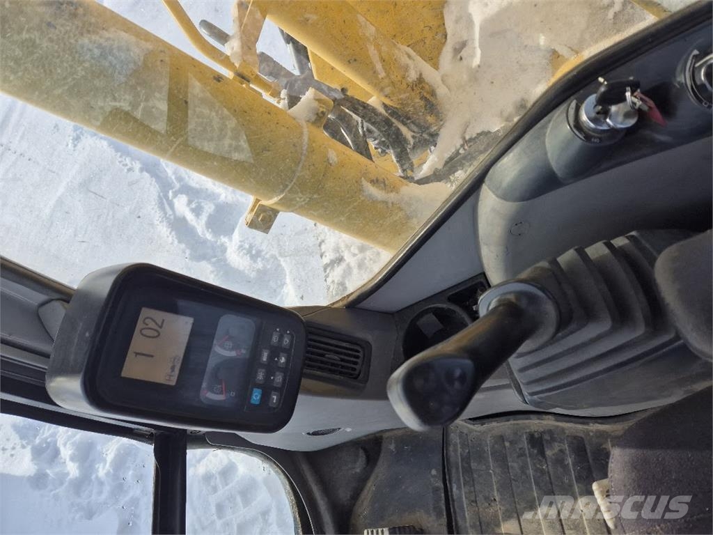 New Holland E135BSR -2 Bageri guseničari