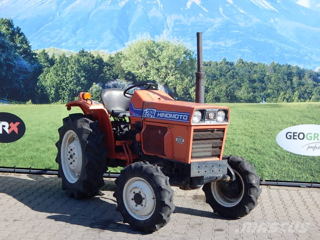 Hinomoto E264 Manji traktori