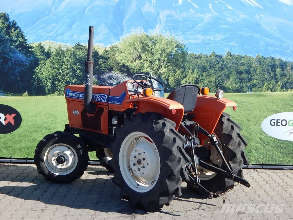 Hinomoto E264 Manji traktori