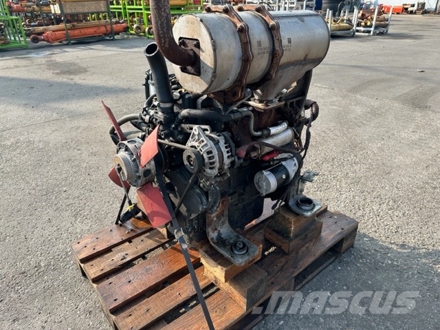 Liebherr L 508 C Yanmar 4TNV98C Motoren