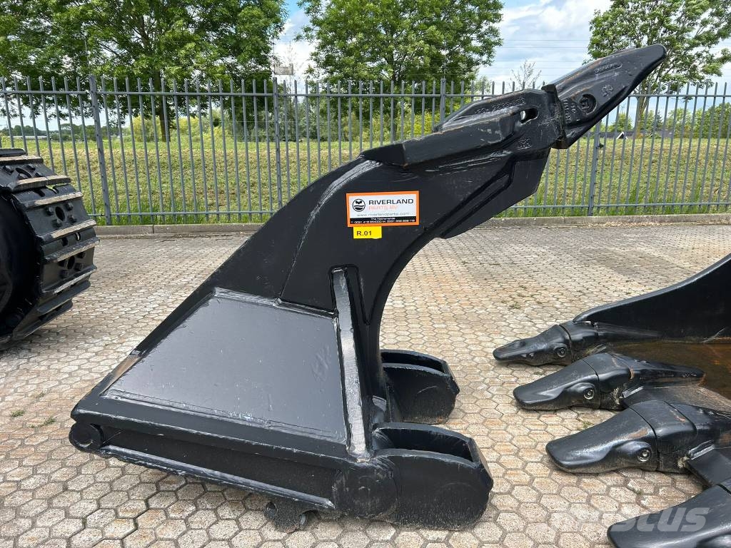 CAT 390 F L hammer lines - new undercarriage Raupenbagger