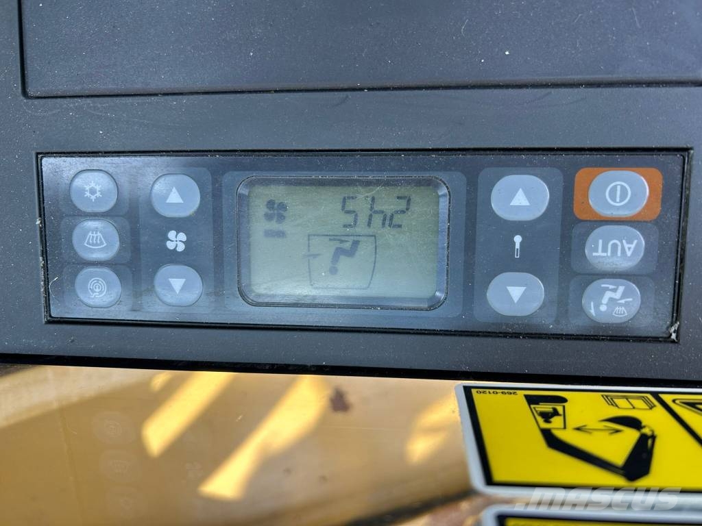 CAT 390 F L hammer lines - new undercarriage Raupenbagger