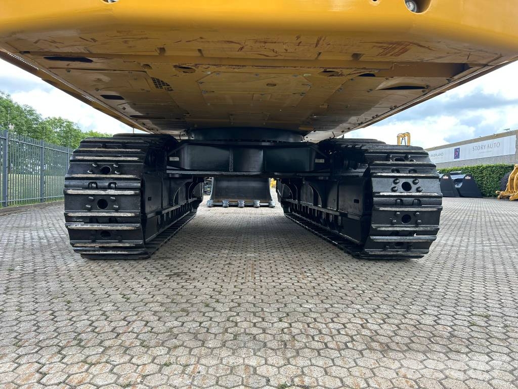 CAT 390 F L hammer lines - new undercarriage Raupenbagger