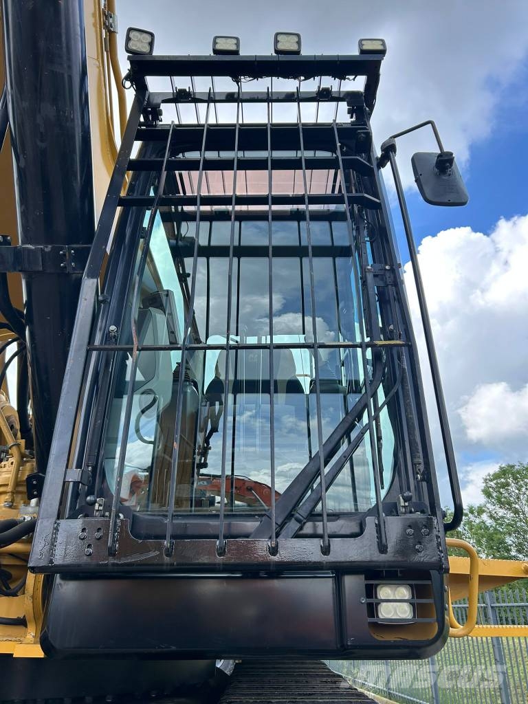 CAT 390 F L hammer lines - new undercarriage Raupenbagger