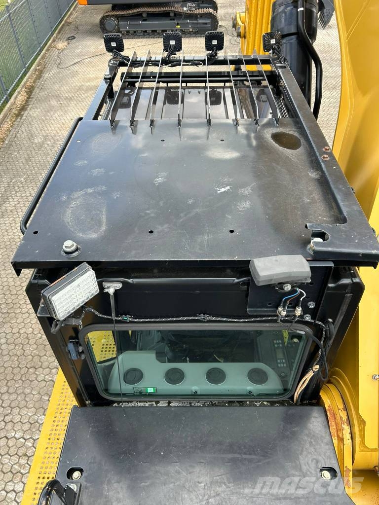 CAT 390 F L hammer lines - new undercarriage Raupenbagger