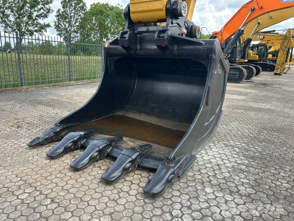 CAT 390 F L hammer lines - new undercarriage Raupenbagger