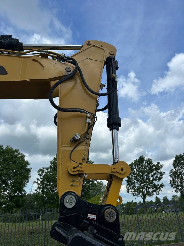 CAT 390 F L hammer lines - new undercarriage Raupenbagger