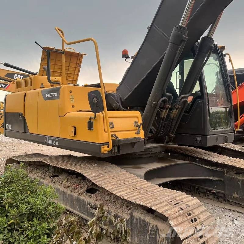 Volvo EC 250 D 大型油圧ショベル12t以上（パワーショベル・ユンボ）