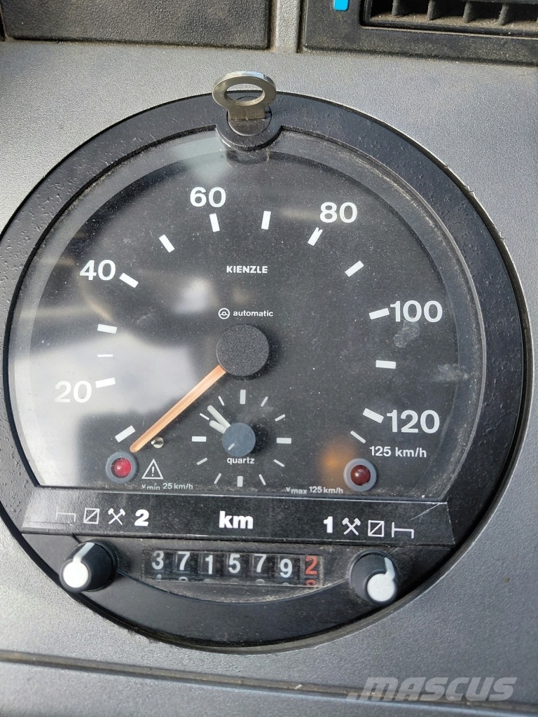 Renault Magnum 385 Vetopöytäautot