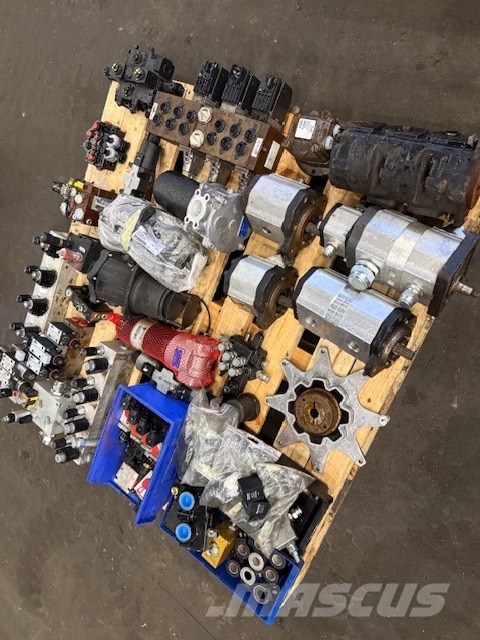 Terex Pegson NEW HYDRAULIC PARTS COMPLET Mobilní drtiče