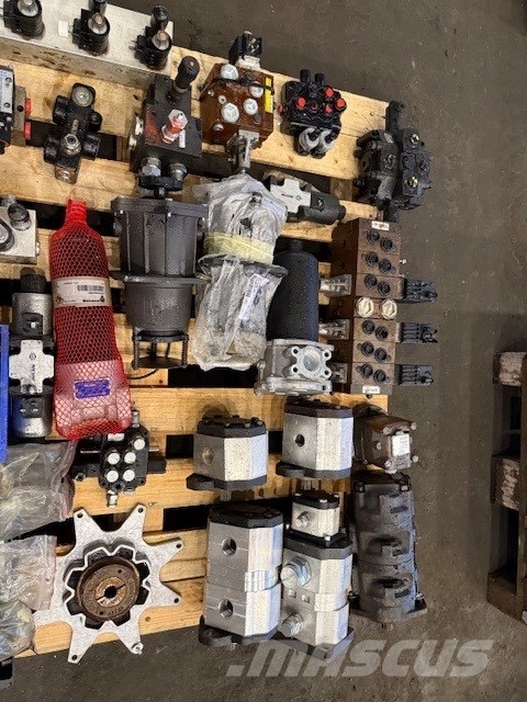 Terex Pegson NEW HYDRAULIC PARTS COMPLET Mobilní drtiče