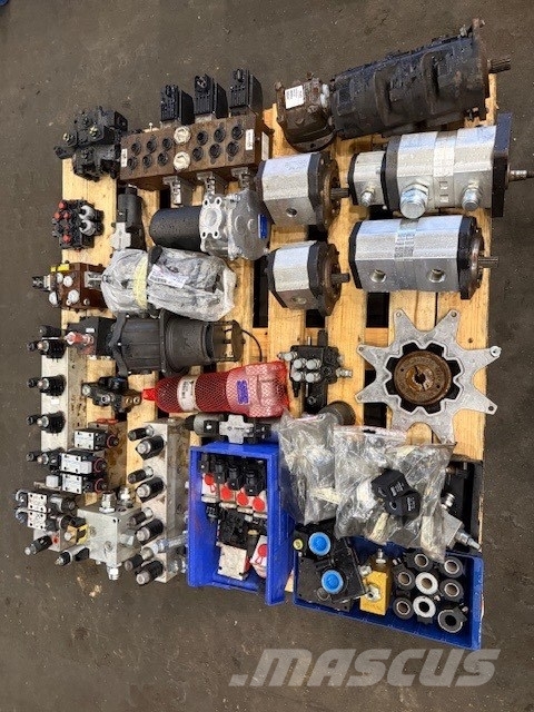 Terex Pegson NEW HYDRAULIC PARTS COMPLET Mobilní drtiče