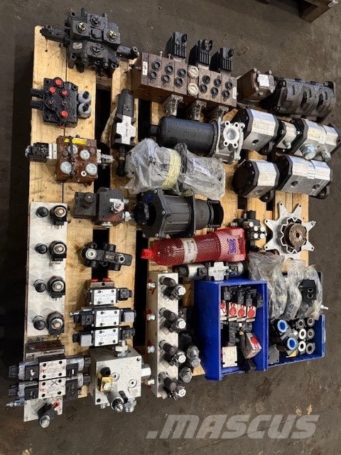 Terex Pegson NEW HYDRAULIC PARTS COMPLET Mobilní drtiče