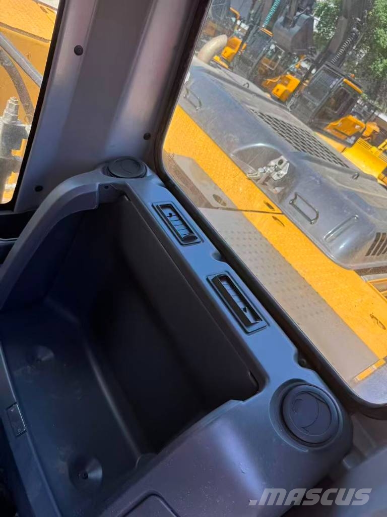 CAT 320D2 Bagri goseničarji