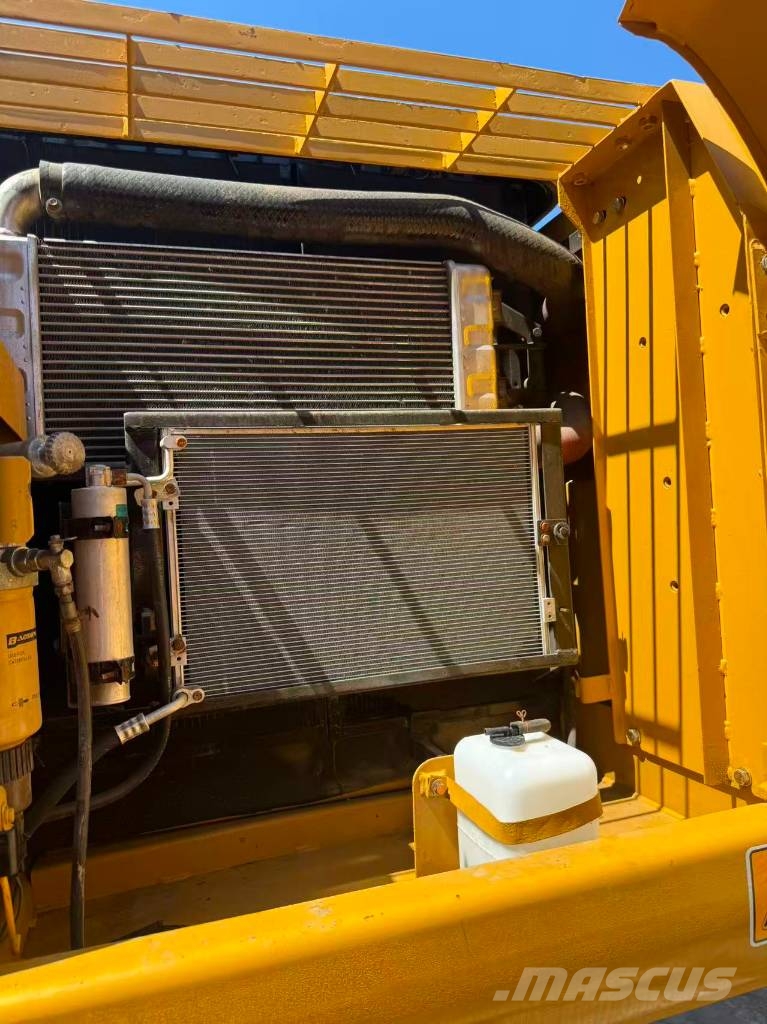 CAT 320D2 Bagri goseničarji
