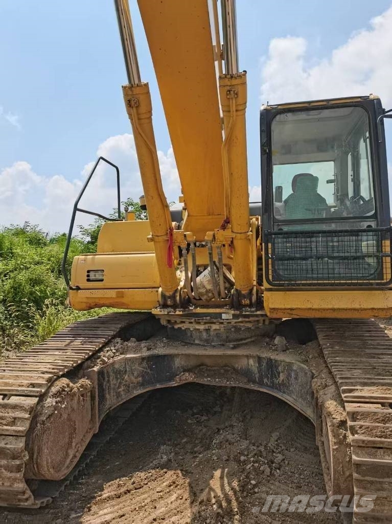 Komatsu PC 360 حفارات زحافة