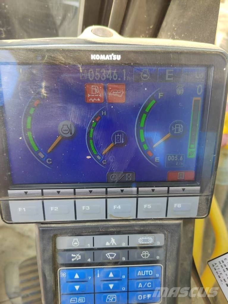 Komatsu PC 360 حفارات زحافة
