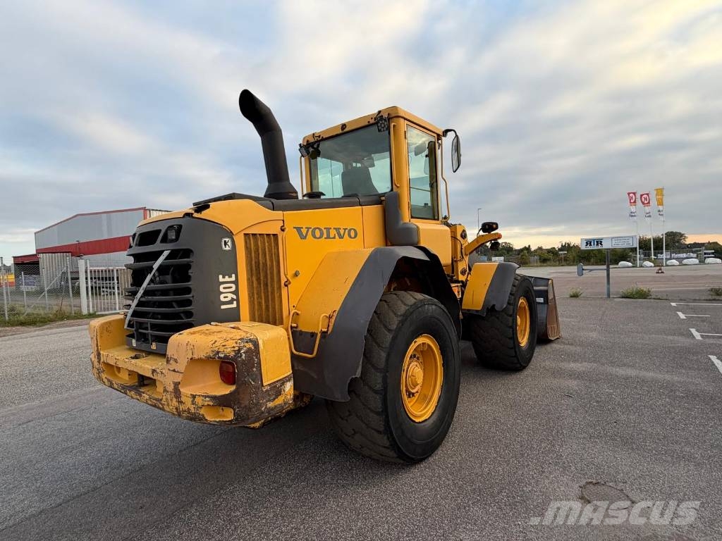 Volvo L 90 E Pyöräkuormaajat