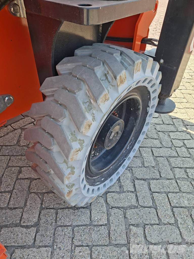 Holland Lift HL-240 D25 Підйомники-ножиці