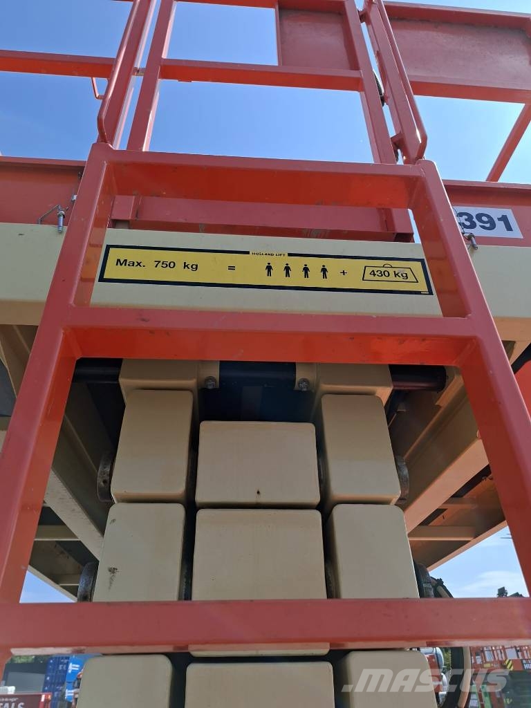 Holland Lift HL-240 D25 Підйомники-ножиці