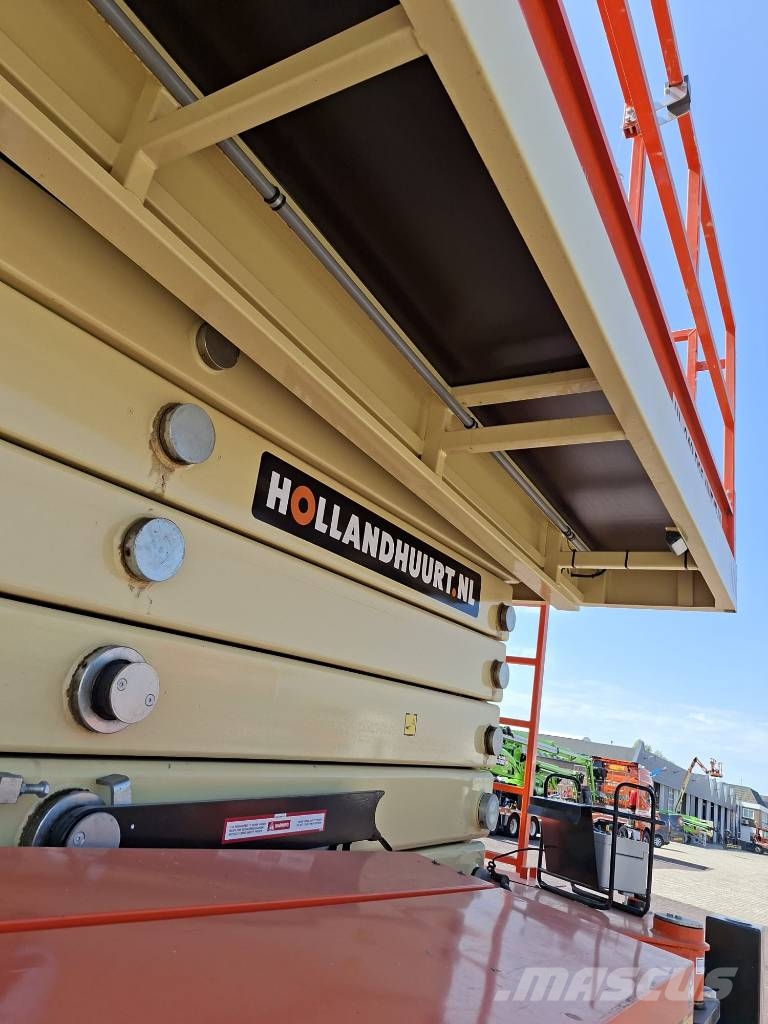 Holland Lift HL-240 D25 Підйомники-ножиці