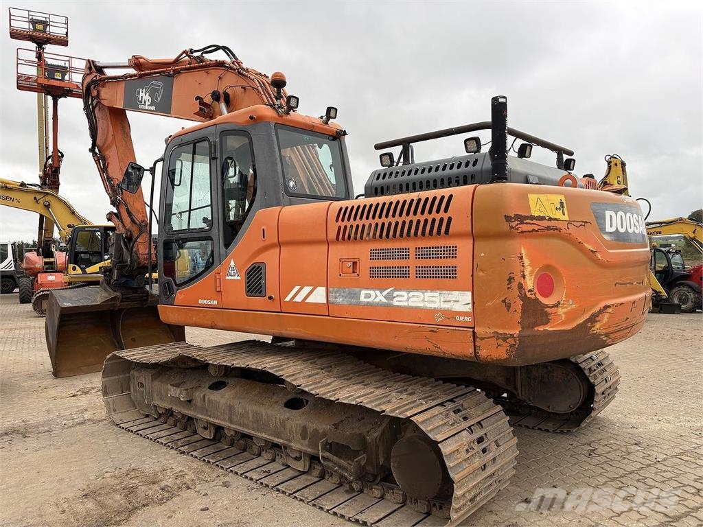 Doosan DX225LC-3 Gravemaskiner på larvebånd