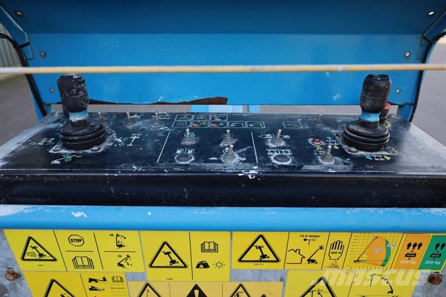 Genie S85XC Valid inspection, Diesel, 4x4 Drive, 28m Wor 견인식 전동이동 리프트