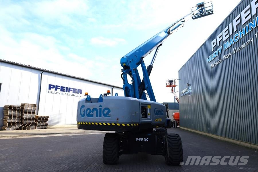 Genie S85XC Valid inspection, Diesel, 4x4 Drive, 28m Wor 견인식 전동이동 리프트