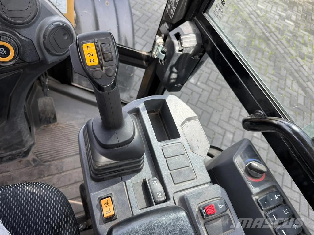 CAT 906 | With pallet forks | With Folding bucket | 35 Rataslaadurid