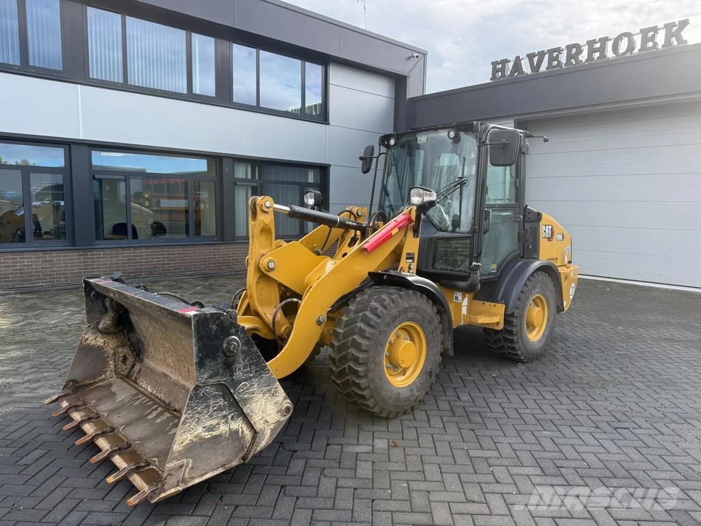 CAT 906 | With pallet forks | With Folding bucket | 35 Rataslaadurid